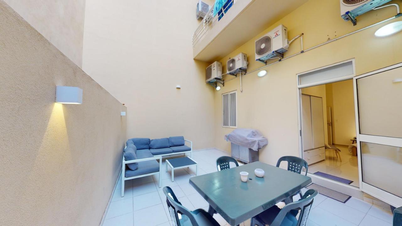 Spacious 3 Bedroom Maisonette スリーマ エクステリア 写真