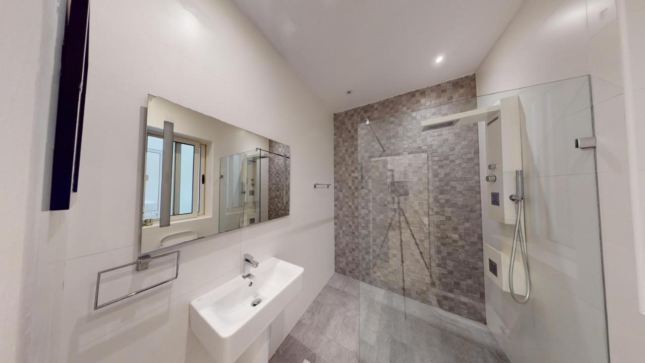 Spacious 3 Bedroom Maisonette スリーマ エクステリア 写真